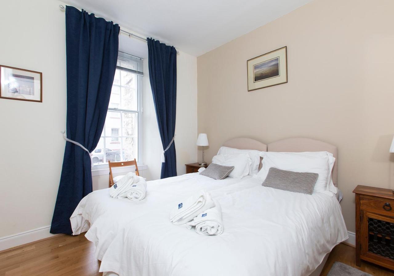 Apartamento Blair St Scott Apt Old Town Edimburgo Exterior foto