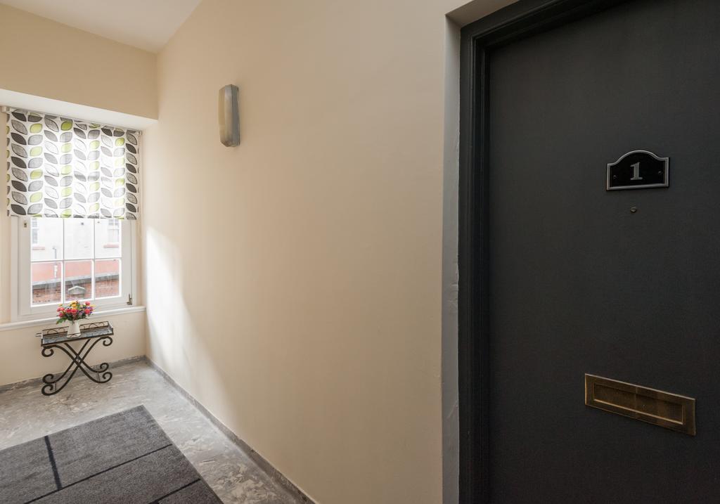 Apartamento Blair St Scott Apt Old Town Edimburgo Exterior foto